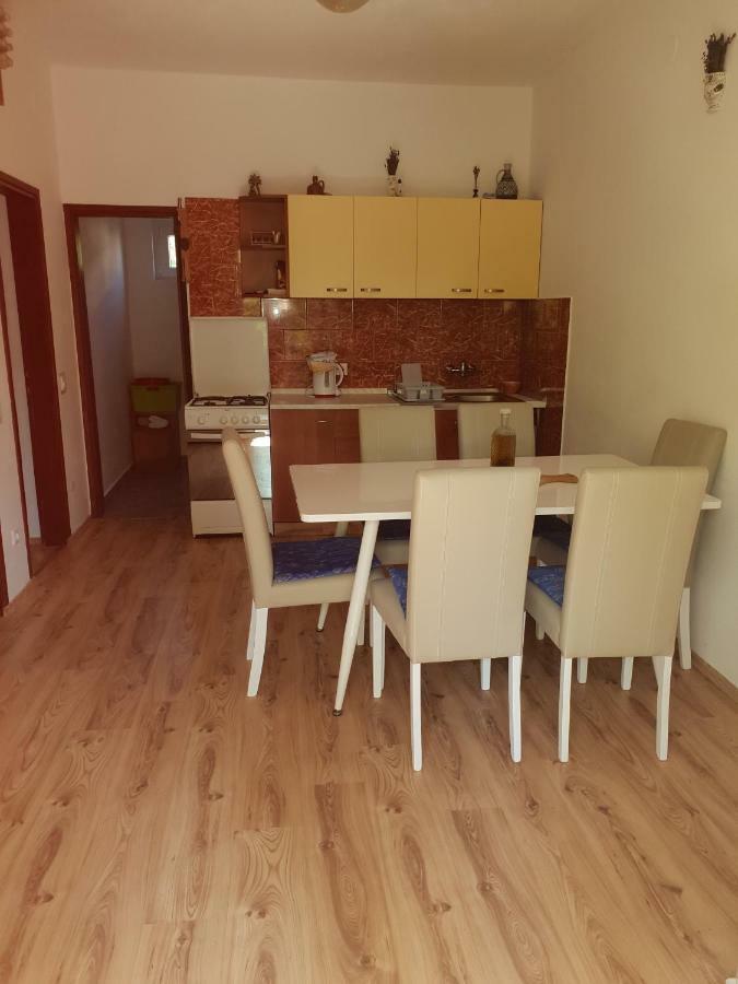 Apartman Nicolle Brzac Extérieur photo